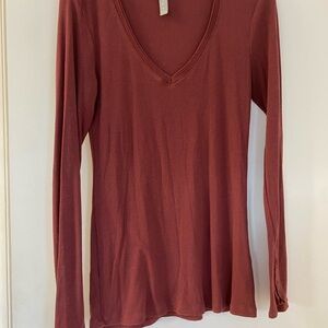 Athleta Women's Long Sleeve V-Neck Top - Brick Red